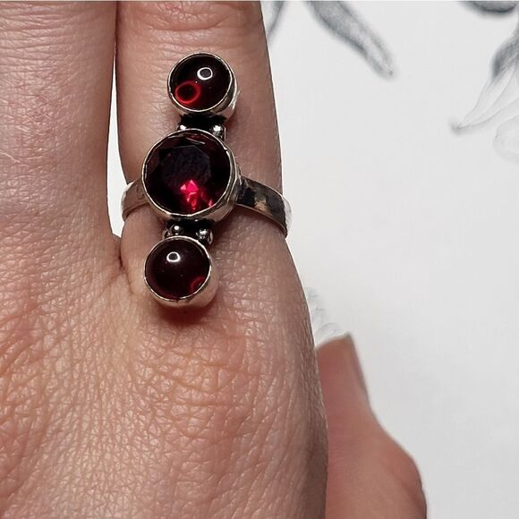 Bohemian Red glass crystal Ring Size 7.5 - Picture 1 of 8